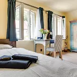 Amazing 5 Bedroom House Krumlov 82 - 4 Min Walk To Main Square Villa