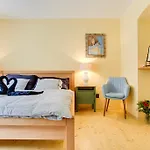 Amazing 5 Bedroom House Krumlov 82 - 4 Min Walk To Main Square Villa *