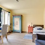 Amazing 5 Bedroom House Krumlov 82 - 4 Min Walk To Main Square Villa