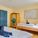 Amazing 5 Bedroom House Krumlov 82 - 4 Min Walk To Main Square Český Krumlov