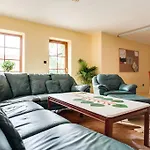 Amazing 5 Bedroom House Krumlov 82 - 4 Min Walk To Main Square Villa