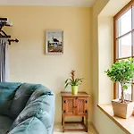 Amazing 5 Bedroom House Krumlov 82 - 4 Min Walk To Main Square