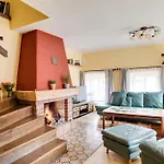 Amazing 5 Bedroom House Krumlov 82 - 4 Min Walk To Main Square
