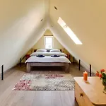 Villa Amazing 5 Bedroom House Krumlov 82 - 4 Min Walk To Main Square