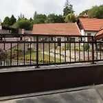 Amazing 5 Bedroom House Krumlov 82 - 4 Min Walk To Main Square Villa *