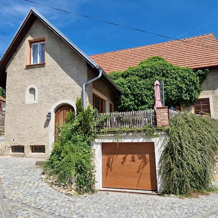 Amazing 5 Bedroom House Krumlov 82 - 4 Min Walk To Main Square Cesky Krumlov