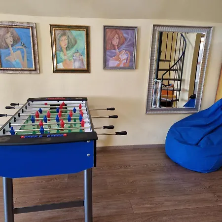 Amazing 5 Bedroom House Krumlov 82 - 4 Min Walk To Main Square * Cesky Krumlov