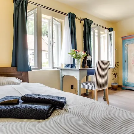 Amazing 5 Bedroom House Krumlov 82 - 4 Min Walk To Main Square וילה