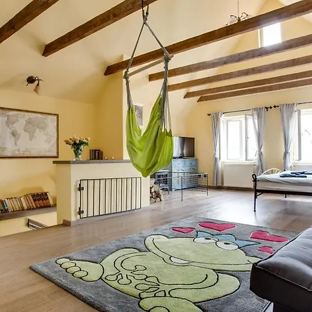 Amazing 5 Bedroom House Krumlov 82 - 4 Min Walk To Main Square Cesky Krumlov