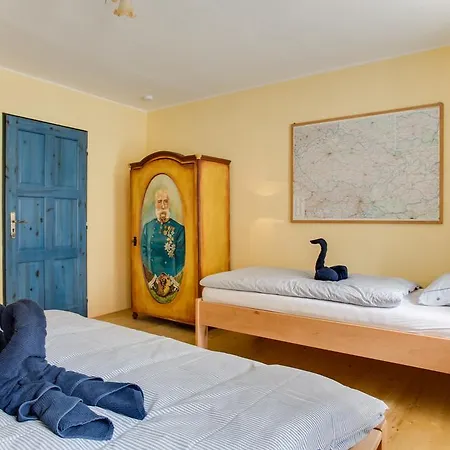 Amazing 5 Bedroom House Krumlov 82 - 4 Min Walk To Main Square Český Krumlov