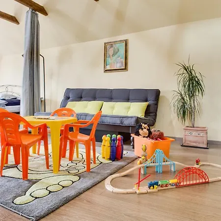 Amazing 5 Bedroom House Krumlov 82 - 4 Min Walk To Main Square * Český Krumlov