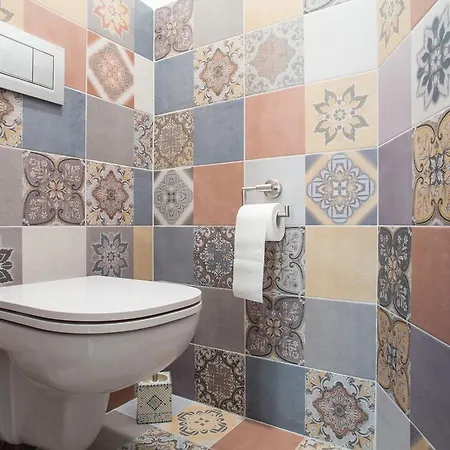 Amazing 5 Bedroom House Krumlov 82 - 4 Min Walk To Main Square *