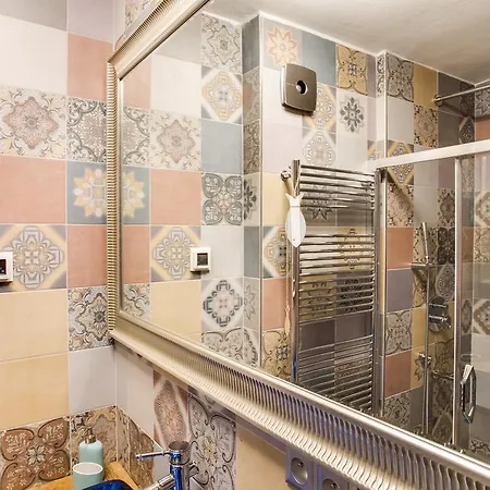 Amazing 5 Bedroom House Krumlov 82 - 4 Min Walk To Main Square וילה *
