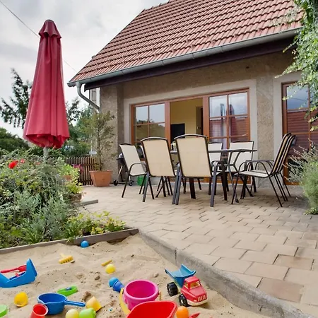 Amazing 5 Bedroom House Krumlov 82 - 4 Min Walk To Main Square