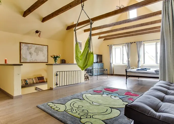 Amazing 5 Bedroom House Krumlov 82 - 4 Min Walk To Main Square Český Krumlov