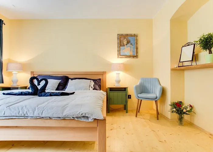 Amazing 5 Bedroom House Krumlov 82 - 4 Min Walk To Main Square Vila *