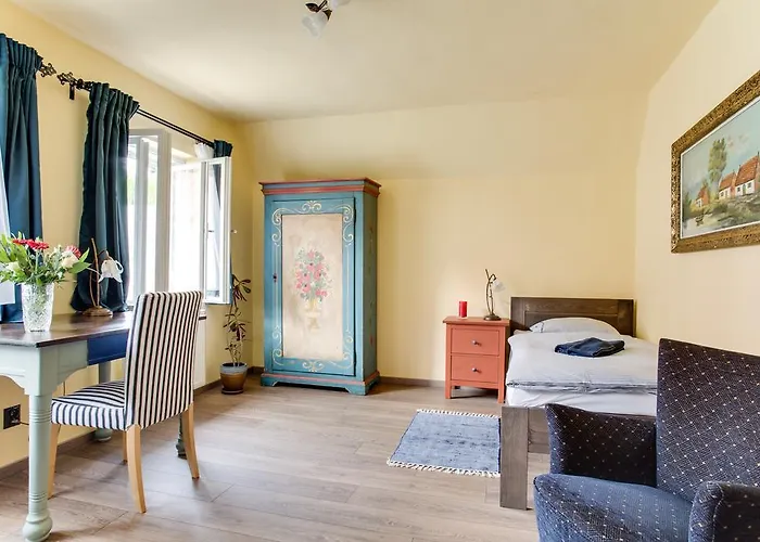 Amazing 5 Bedroom House Krumlov 82 - 4 Min Walk To Main Square Vila