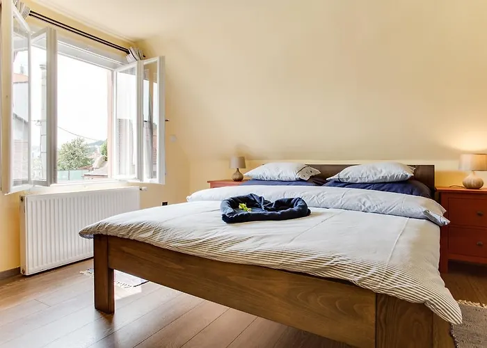 Villa Amazing 5 Bedroom House Krumlov 82 - 4 Min Walk To Main Square