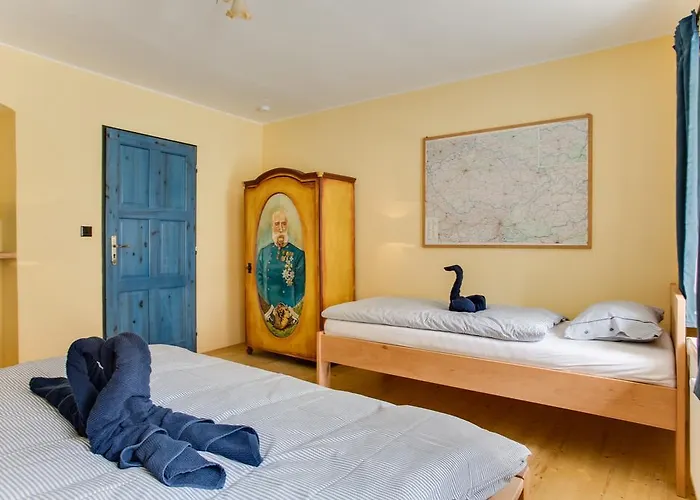 Amazing 5 Bedroom House Krumlov 82 - 4 Min Walk To Main Square Český Krumlov