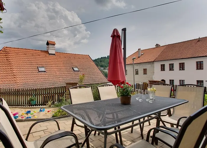 Amazing 5 Bedroom House Krumlov 82 - 4 Min Walk To Main Square