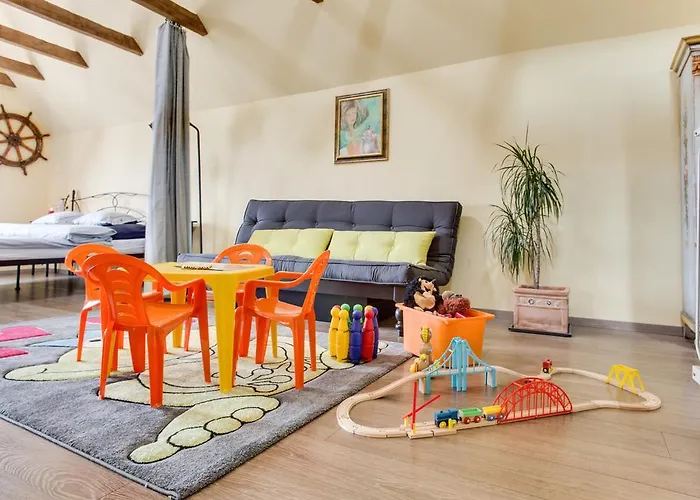 Amazing 5 Bedroom House Krumlov 82 - 4 Min Walk To Main Square * Český Krumlov