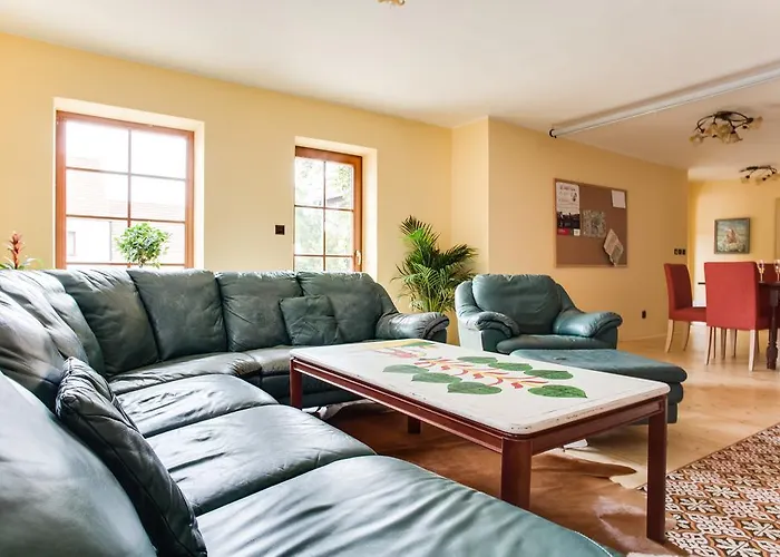 Amazing 5 Bedroom House Krumlov 82 - 4 Min Walk To Main Square Vila