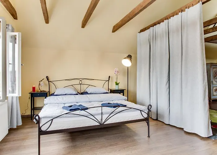 Amazing 5 Bedroom House Krumlov 82 - 4 Min Walk To Main Square Vila Český Krumlov