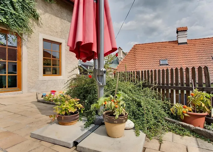 Amazing 5 Bedroom House Krumlov 82 - 4 Min Walk To Main Square Český Krumlov
