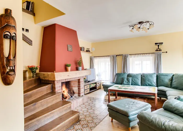 Amazing 5 Bedroom House Krumlov 82 - 4 Min Walk To Main Square