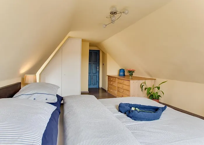 Amazing 5 Bedroom House Krumlov 82 - 4 Min Walk To Main Square Villa