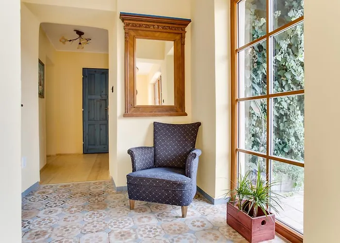 Amazing 5 Bedroom House Krumlov 82 - 4 Min Walk To Main Square Villa *